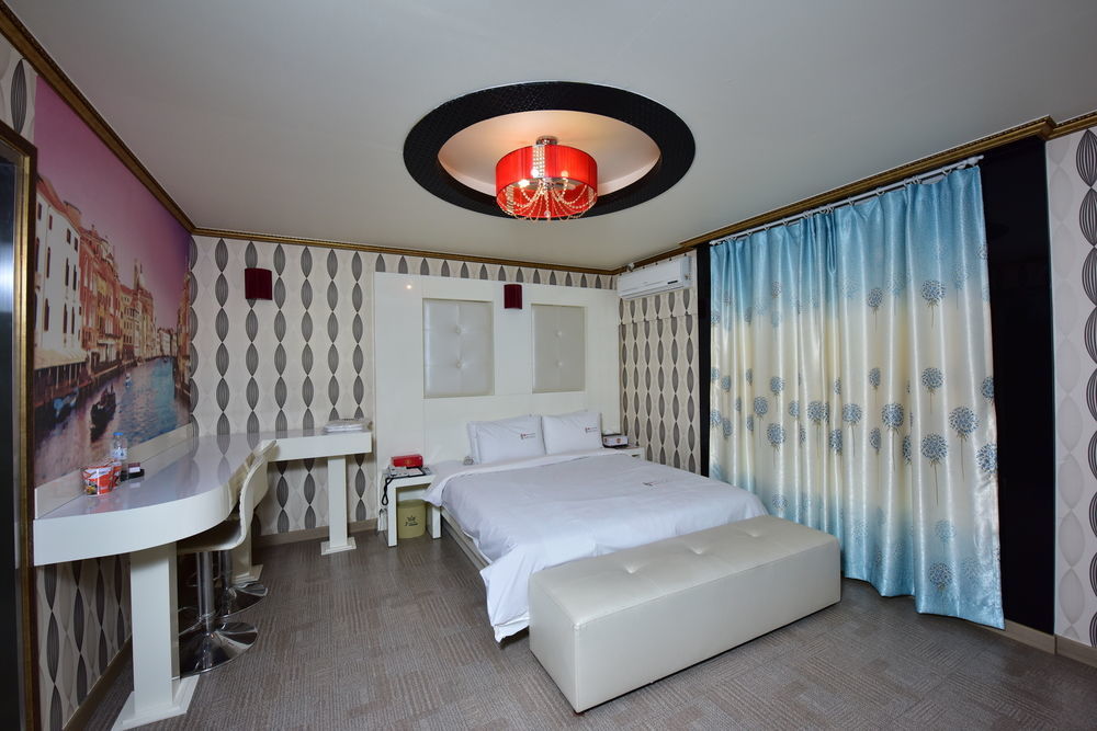 Gwangju Metropolitan City Gwangju Queen Hotel מראה חיצוני תמונה