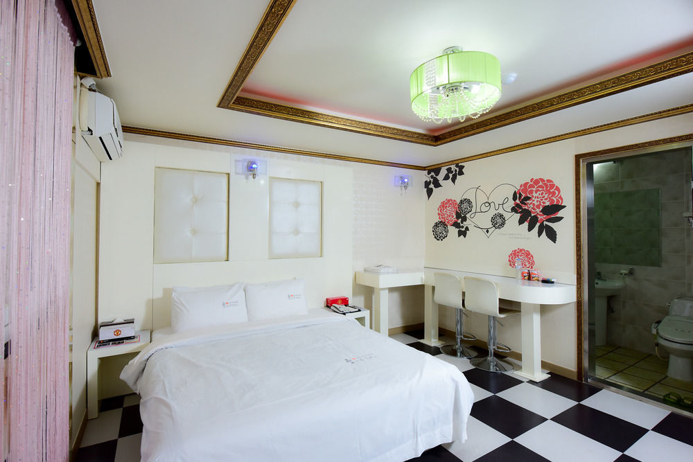 Gwangju Metropolitan City Gwangju Queen Hotel מראה חיצוני תמונה