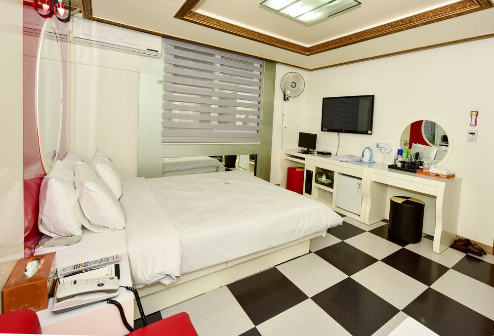 Gwangju Metropolitan City Gwangju Queen Hotel מראה חיצוני תמונה