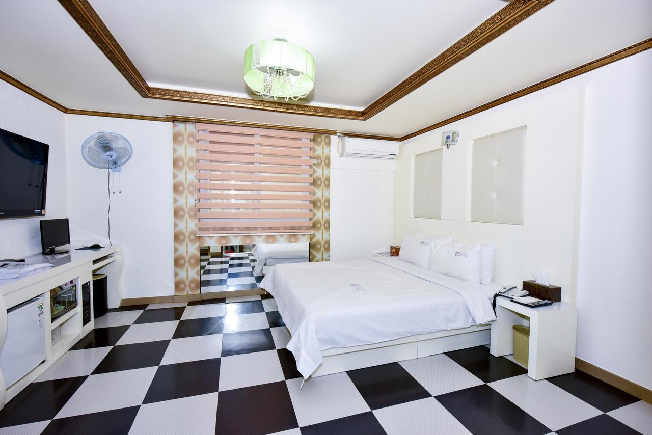 Gwangju Metropolitan City Gwangju Queen Hotel מראה חיצוני תמונה