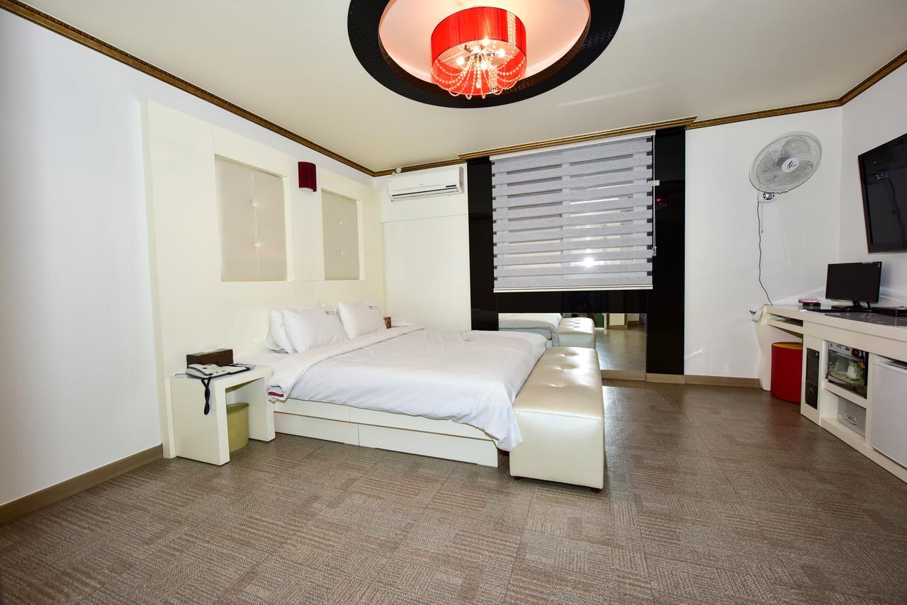 Gwangju Metropolitan City Gwangju Queen Hotel מראה חיצוני תמונה