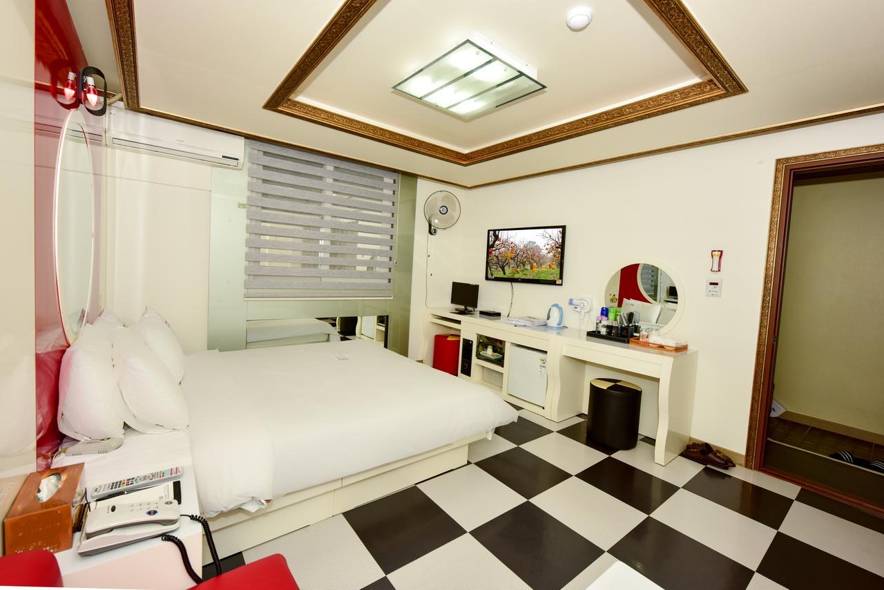Gwangju Metropolitan City Gwangju Queen Hotel מראה חיצוני תמונה